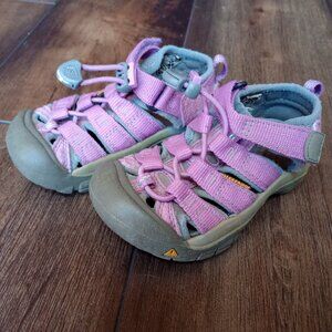 Toddler Keen H2 purple bump toe sandal size 8
